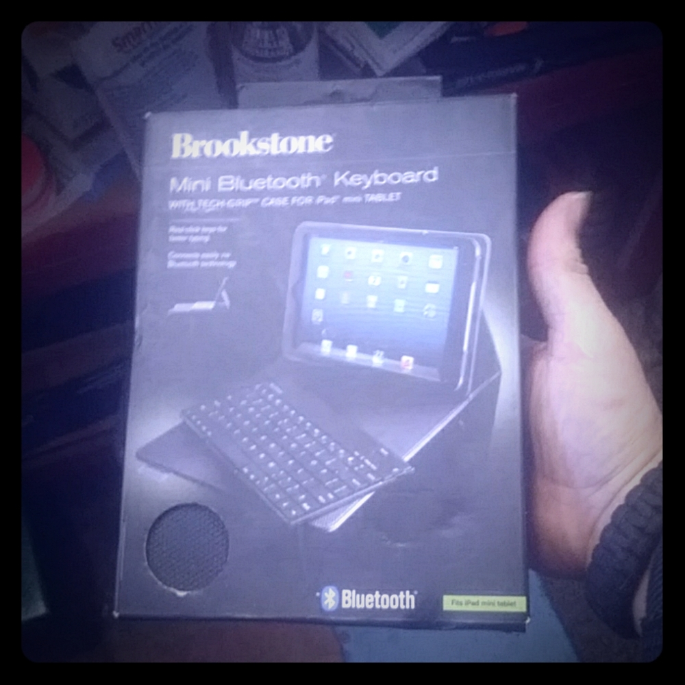 Brookstone Mini Keyboard Bluetooth
